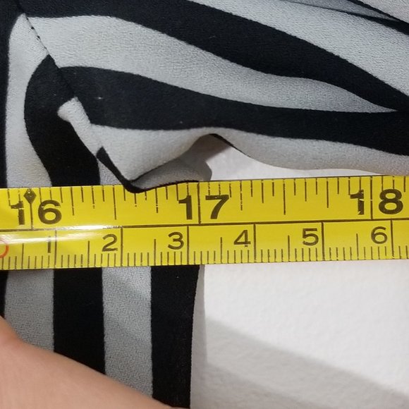 Dynamite Black White Striped Roll Tab Sleeve Pocket Business Casual Business XXS - Picture 7 of 7